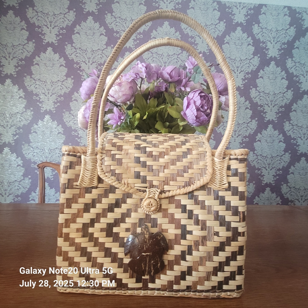 Elegant Woven Tote Bag in Tan and Black